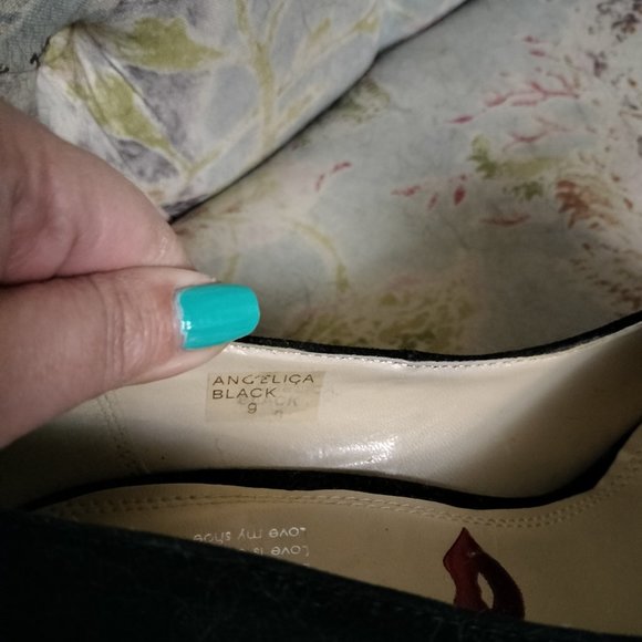 Black high heels with skull accent - Picture 6 of 6